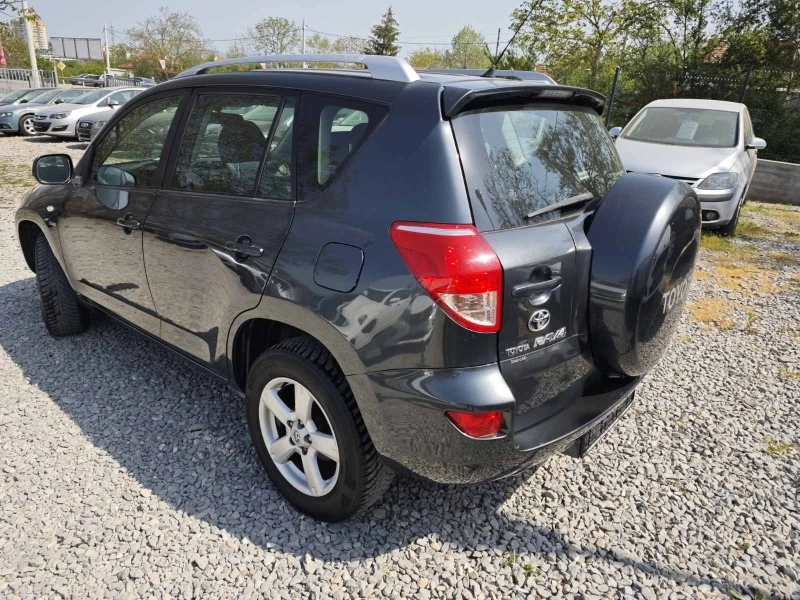 Toyota Rav4 2.2D4D 134kc Italia, снимка 5 - Автомобили и джипове - 45235209