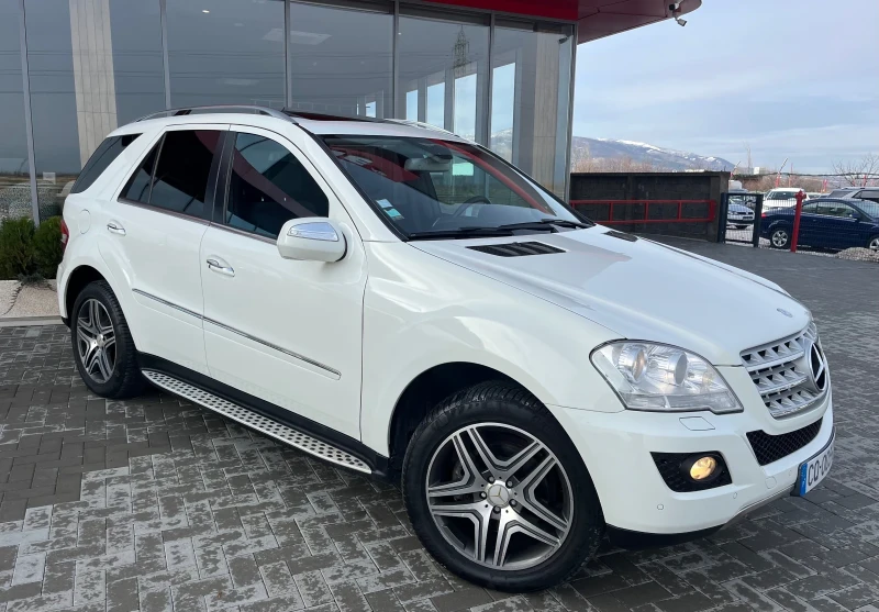 Mercedes-Benz ML 320 Harmann/люк/подгрев, снимка 3 - Автомобили и джипове - 48475935