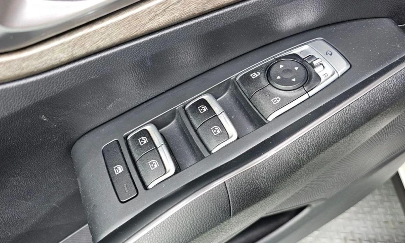 Kia Sorento Diesel 2.2 2WD * НАЙ-ДОБРА ЦЕНА В БЪЛГАРИЯ* , снимка 11 - Автомобили и джипове - 51966380