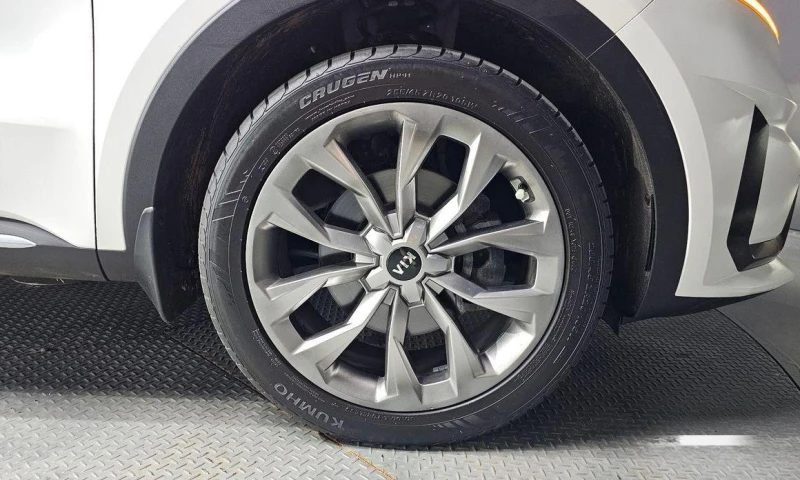 Kia Sorento Diesel 2.2 2WD * НАЙ-ДОБРА ЦЕНА В БЪЛГАРИЯ* , снимка 4 - Автомобили и джипове - 51966380