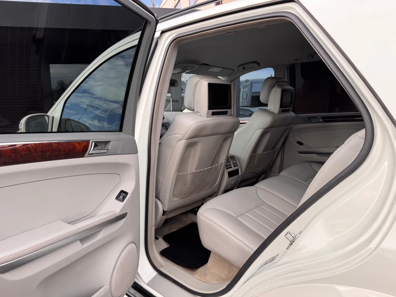 Mercedes-Benz ML 320 CDI AMG KeyLessGO Подгрев bi-Xenon Пружини ЛИЗИНГ, снимка 7 - Автомобили и джипове - 52617627