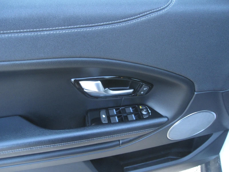 Land Rover Evoque 2, 0D, LUX, 4x4, Подгрев, снимка 9 - Автомобили и джипове - 52919382