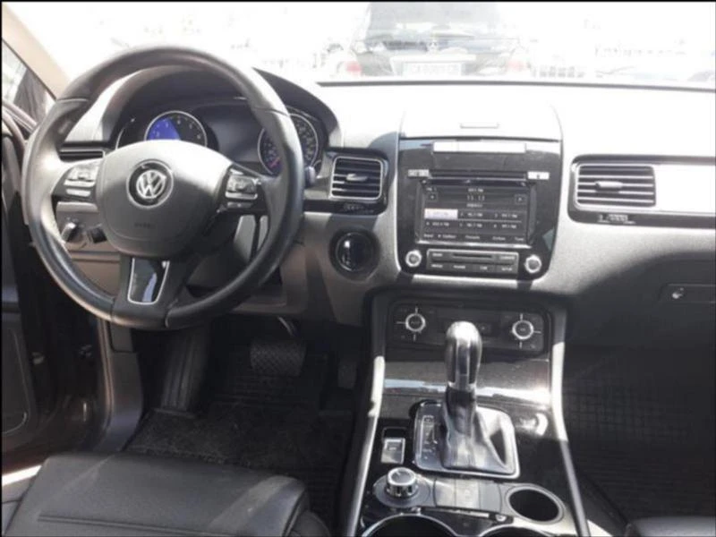 VW Touareg 3.6i 4X4, снимка 11 - Автомобили и джипове - 43393909