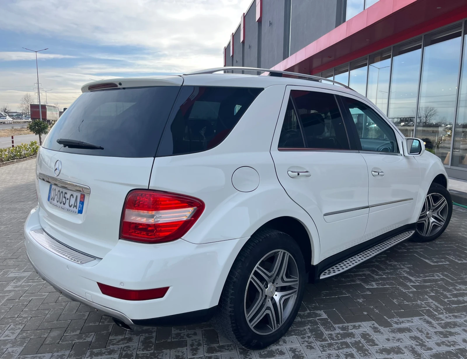 Mercedes-Benz ML 320 Harmann/люк/подгрев/Key Less - изображение 6