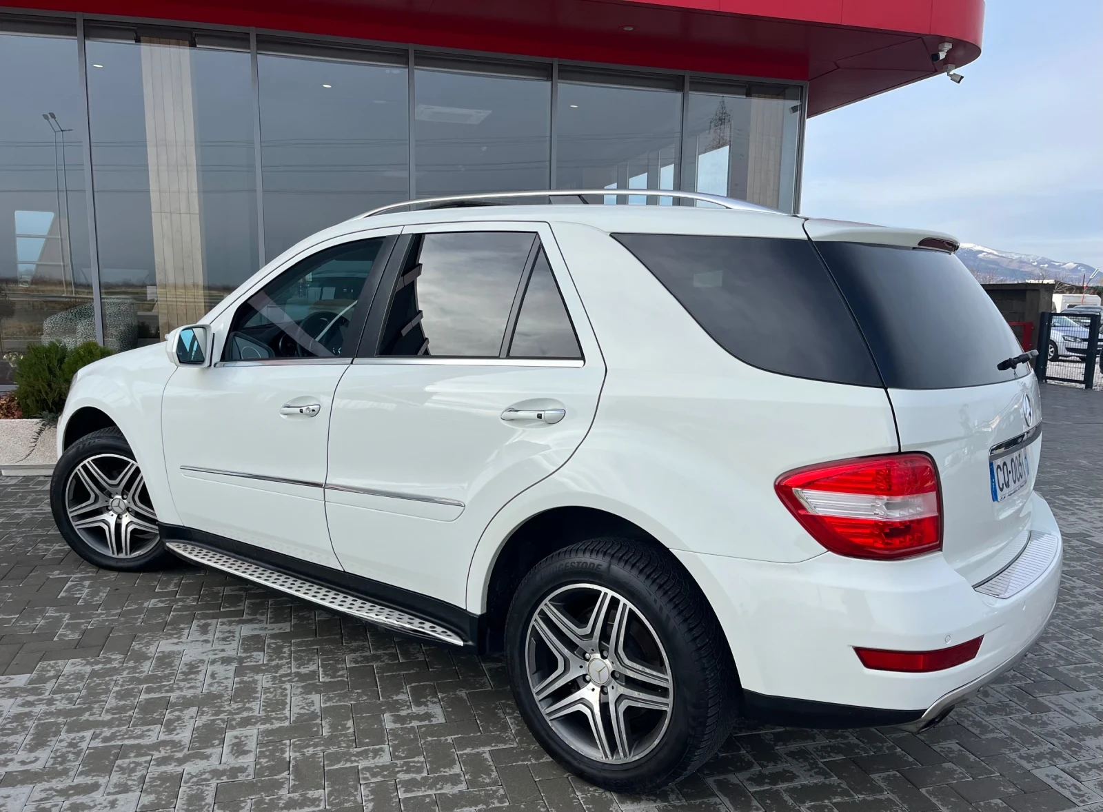 Mercedes-Benz ML 320 Harmann/люк/подгрев/Key Less - изображение 4