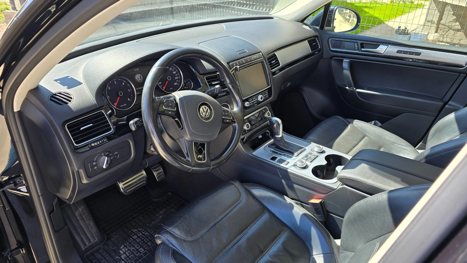 VW Touareg R-Line - изображение 8