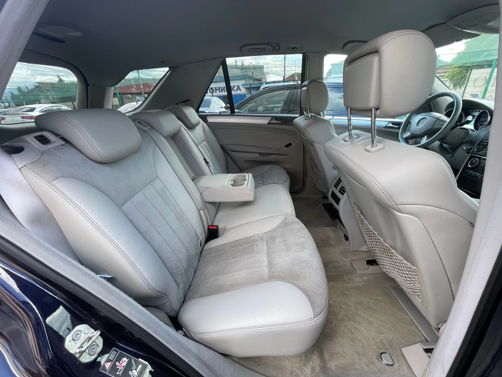 Mercedes-Benz ML 320 CDI* AirMatic* NAVI* PDC - изображение 10