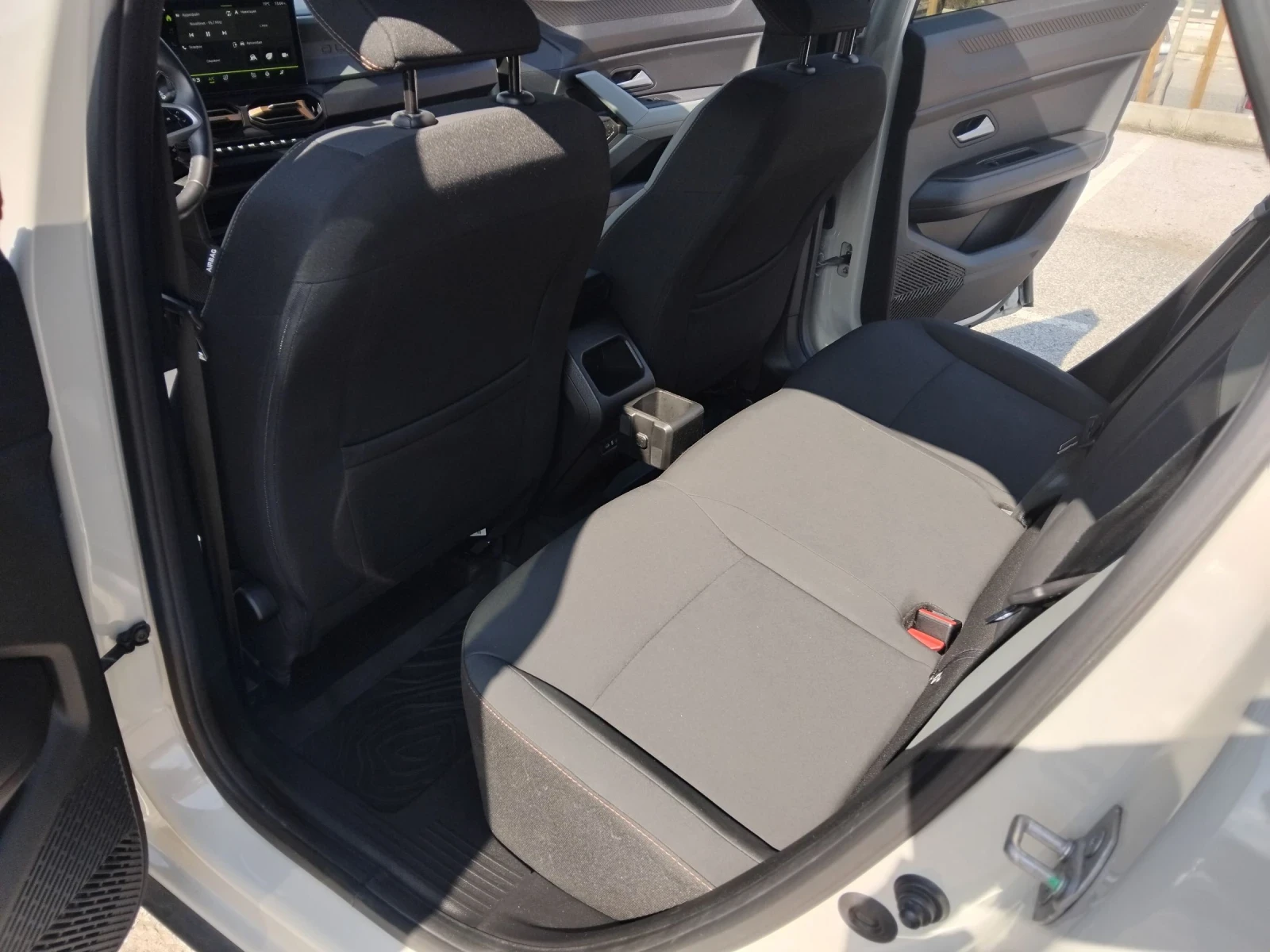 Dacia Duster 1.2TCe Mild Hybrid 4x4 Euro 6E/EA, снимка 8 - Автомобили и джипове - 53886441