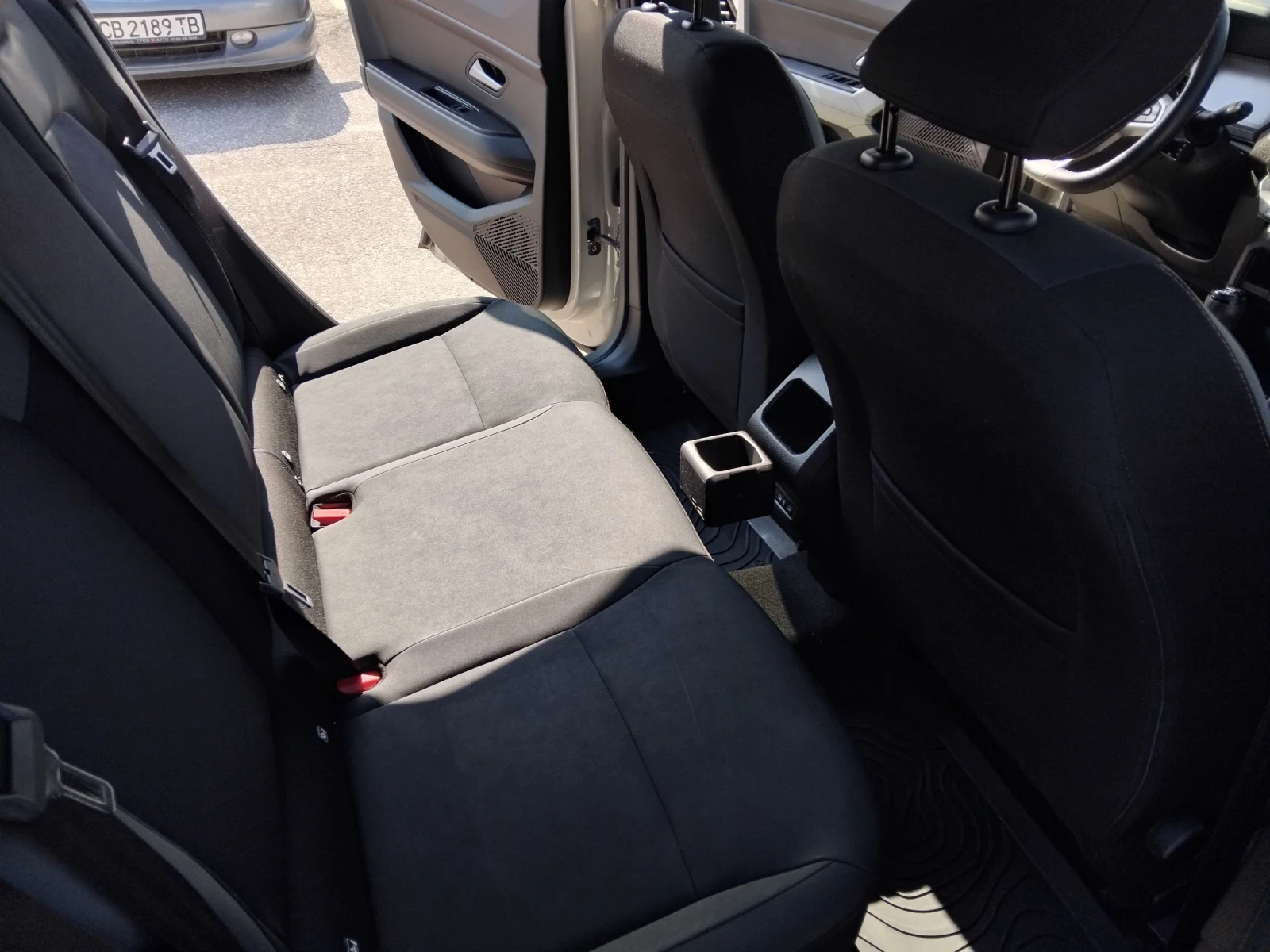 Dacia Duster 1.2TCe Mild Hybrid 4x4 Euro 6E/EA, снимка 9 - Автомобили и джипове - 53886441