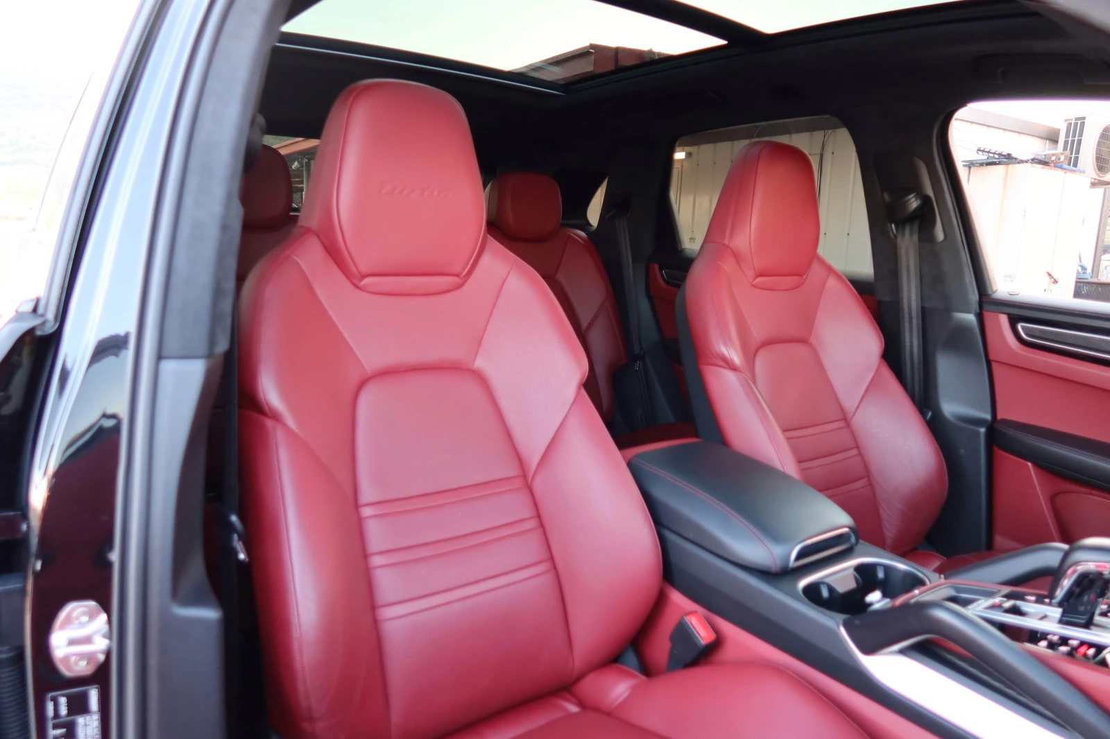 Porsche Cayenne TURBO 550к.с* Carbon* Matrix* SportChrono, снимка 8 - Автомобили и джипове - 54429528