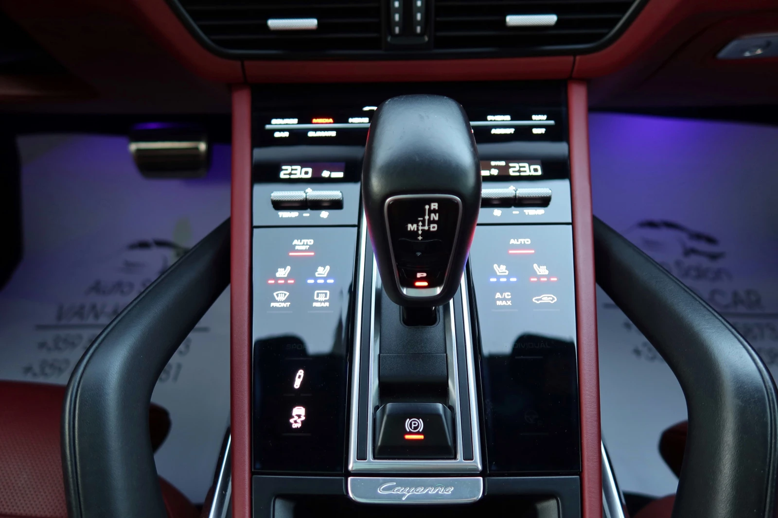 Porsche Cayenne TURBO 550к.с* Carbon* Matrix* SportChrono, снимка 14 - Автомобили и джипове - 54429528