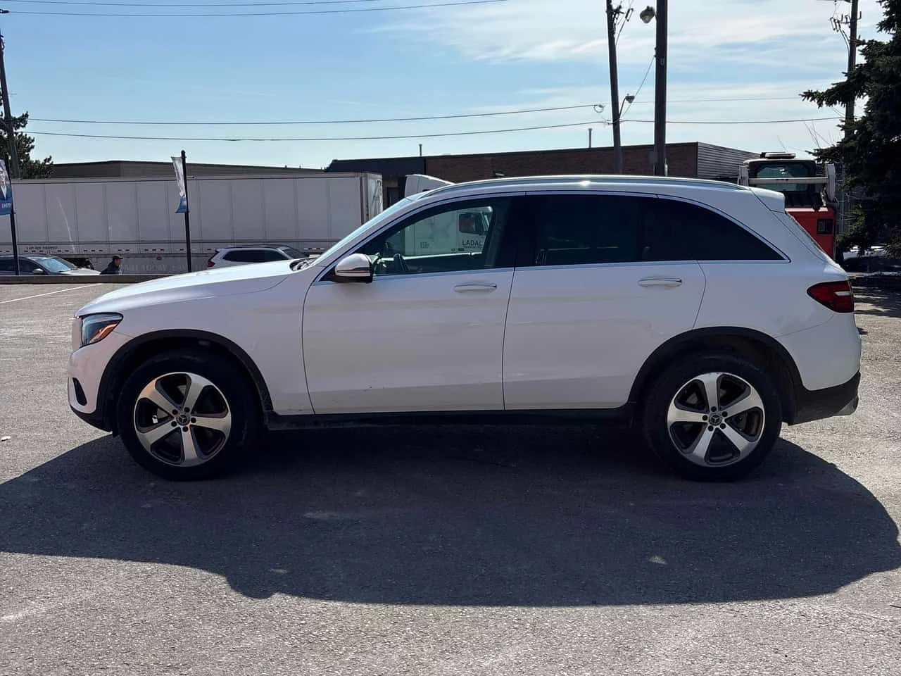 Mercedes-Benz GLC 300 4MATIC/ПАНОРАМА/ПОДГРЕВИ/АВТОФИНАНСИРАНЕ, снимка 3 - Автомобили и джипове - 54728679