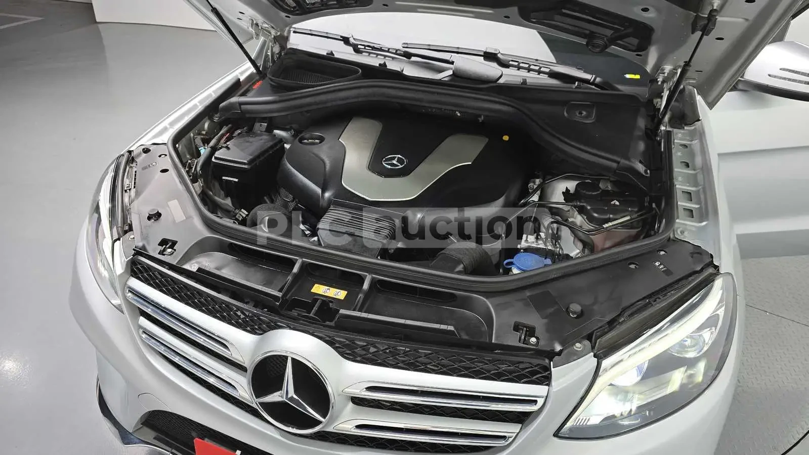 Mercedes-Benz GLE 350 4MATIC !AMG LINE! ОБДУХ/ПОДГРЕВ/ПАНОРАМА/КАМЕРИ, снимка 5 - Автомобили и джипове - 55236713