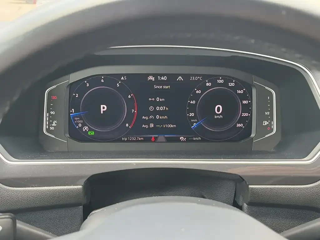 VW Tiguan 4Motion, снимка 15 - Автомобили и джипове - 55379501