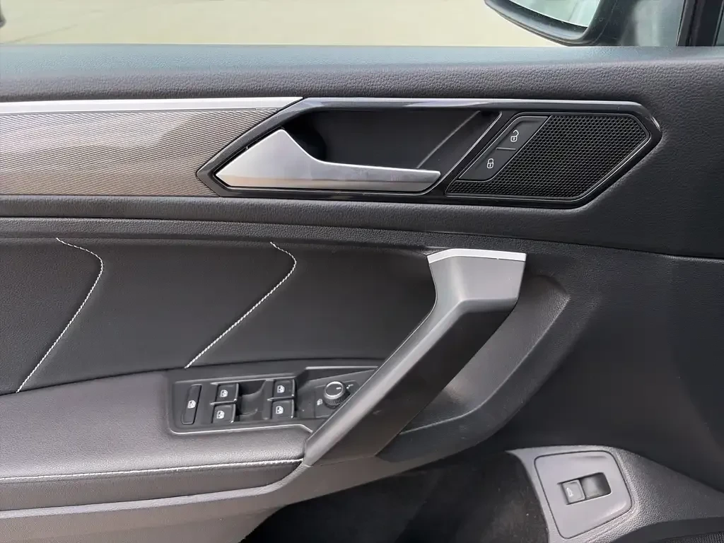 VW Tiguan 4Motion, снимка 13 - Автомобили и джипове - 55379501