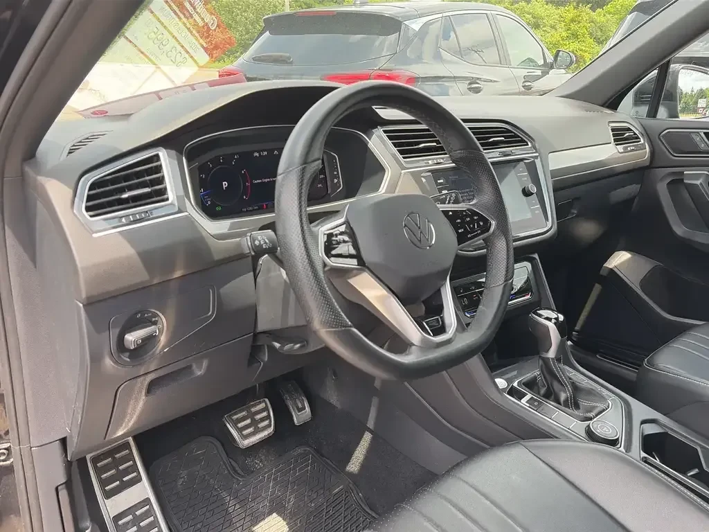 VW Tiguan 4Motion, снимка 9 - Автомобили и джипове - 55379501