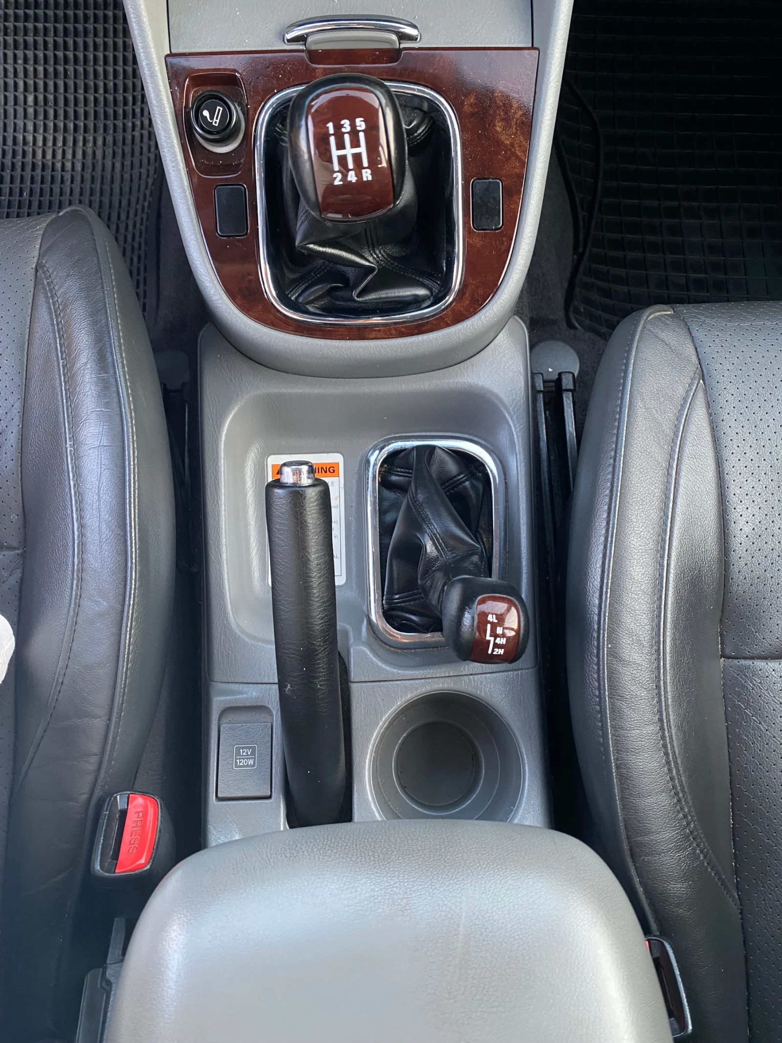 Suzuki Grand vitara 2.0TDI Кожа Климатроник, снимка 15 - Автомобили и джипове - 55511327