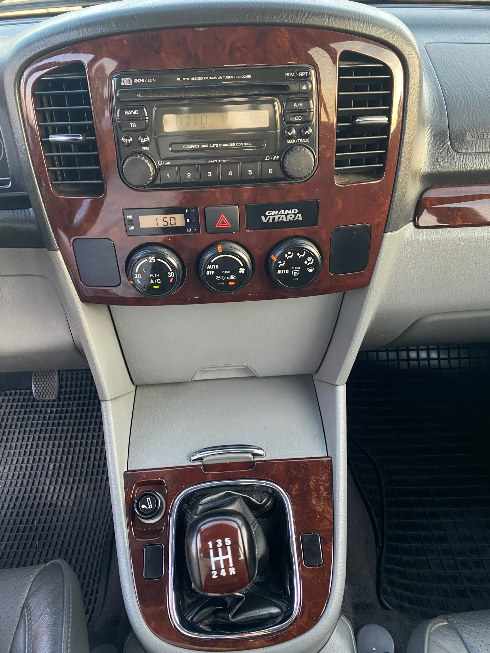 Suzuki Grand vitara 2.0TDI Кожа Климатроник, снимка 14 - Автомобили и джипове - 55511327
