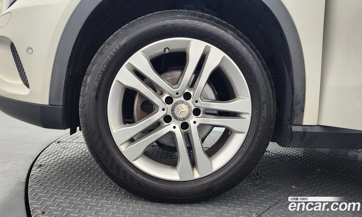 Mercedes-Benz GLA GLA200 d, снимка 5 - Автомобили и джипове - 56122071