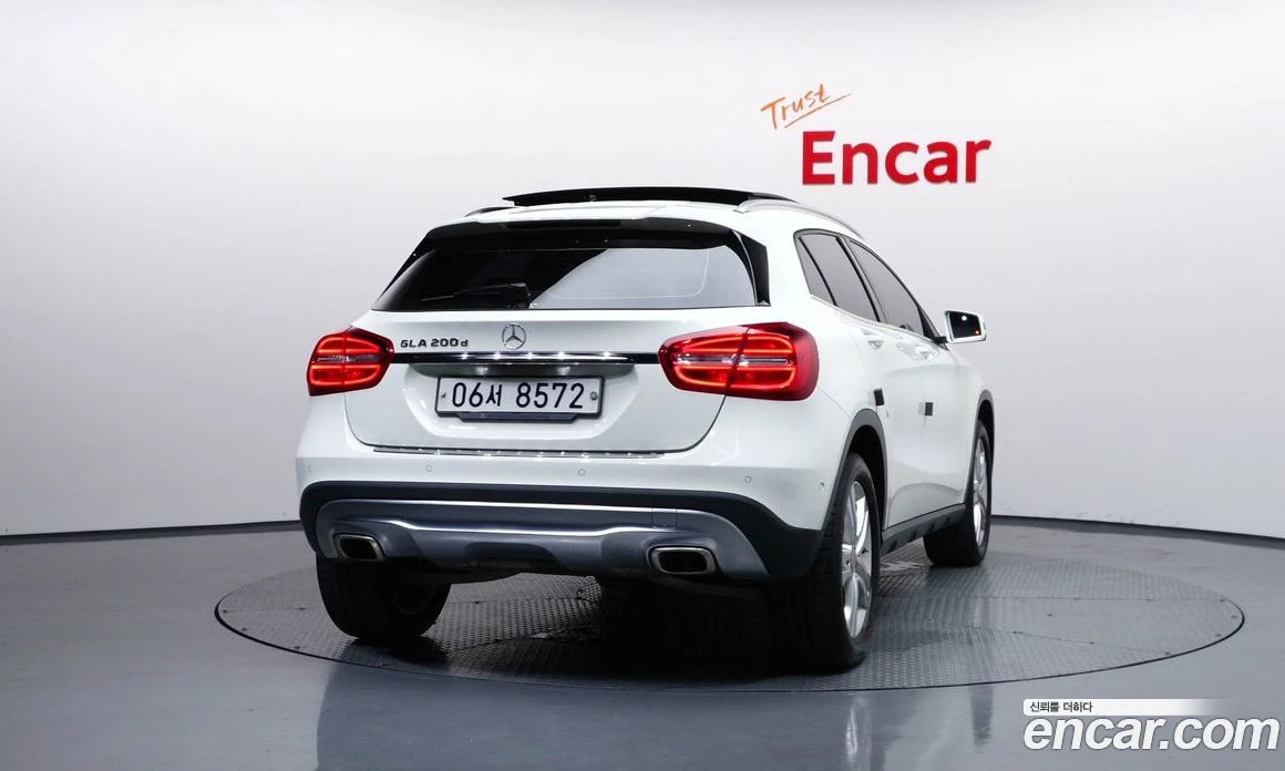 Mercedes-Benz GLA GLA200 d, снимка 4 - Автомобили и джипове - 56122071