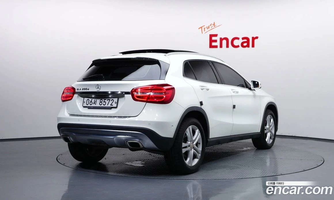 Mercedes-Benz GLA GLA200 d, снимка 2 - Автомобили и джипове - 56122071