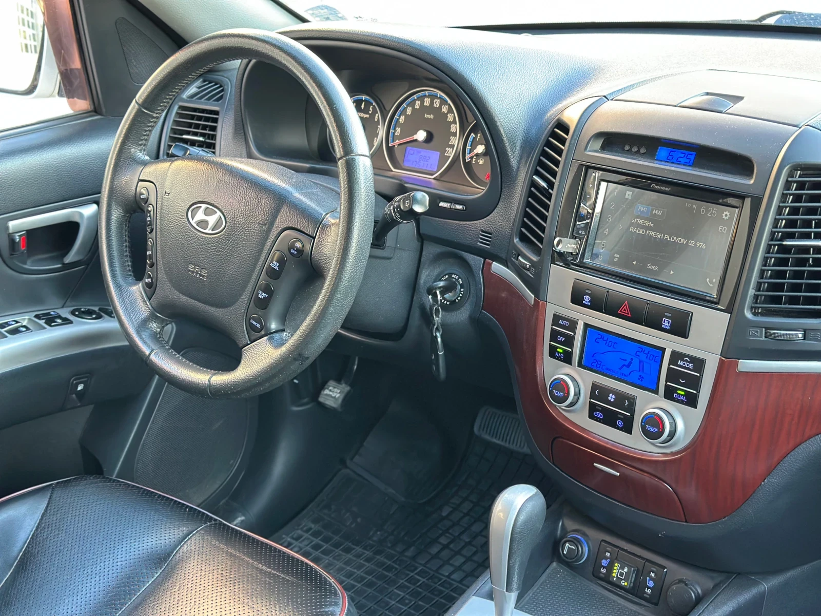 Hyundai Santa fe 2.7 V6, снимка 16 - Автомобили и джипове - 56125879