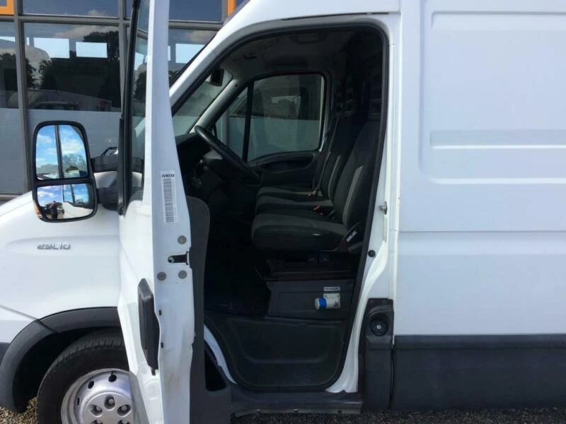 Iveco Daily E4,35s12,2.3JTD,116кс., снимка 3 - Бусове и автобуси - 26964757