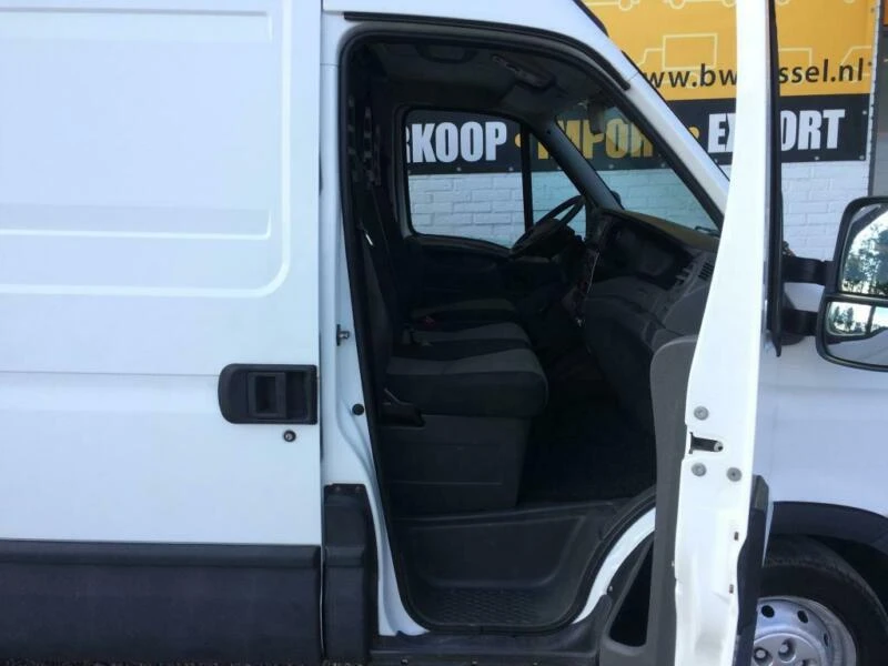 Iveco Daily E4,35s12,2.3JTD,116кс., снимка 4 - Бусове и автобуси - 26964757