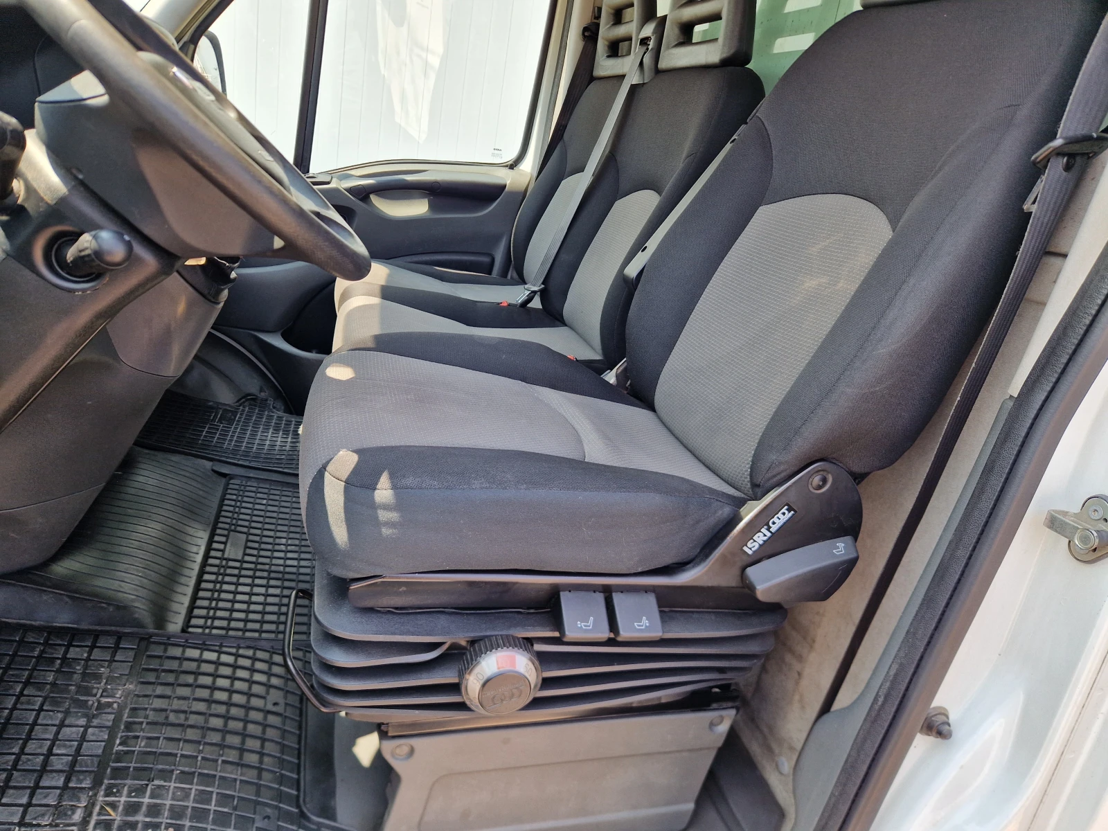Iveco Daily 35S15/КЛИМА/0БСЛУЖЕН - изображение 9