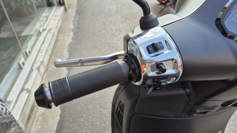 Vespa 300 BLACK EDITION, снимка 6 - Мотоциклети и мототехника - 52581214