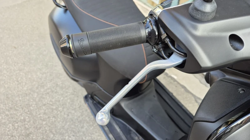 Vespa 300 BLACK EDITION, снимка 4 - Мотоциклети и мототехника - 52581214