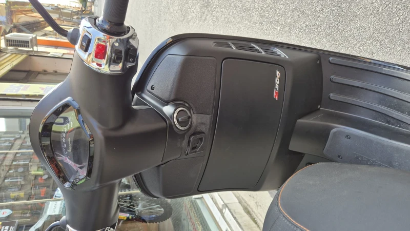 Vespa 300 BLACK EDITION, снимка 5 - Мотоциклети и мототехника - 52581214