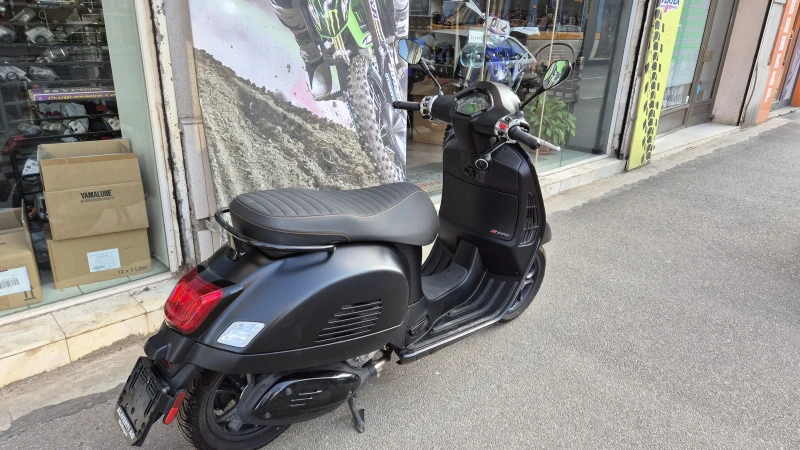 Vespa 300 BLACK EDITION, снимка 2 - Мотоциклети и мототехника - 52581214