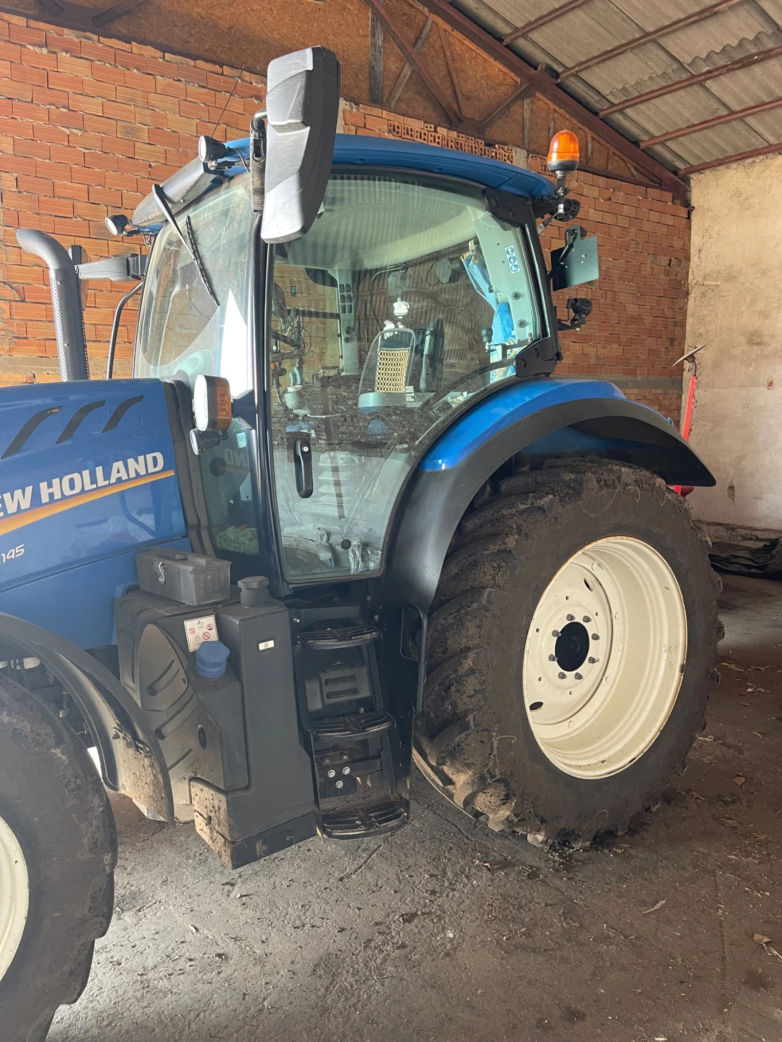 Трактор New Holland T-6. 145 - изображение 2