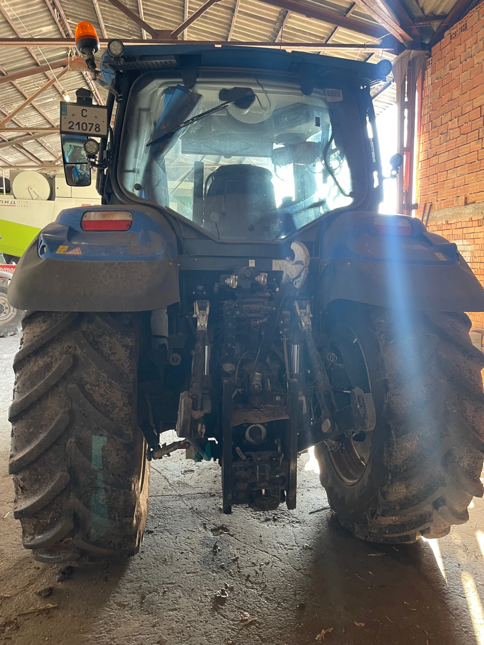 Трактор New Holland T-6. 145 - изображение 3