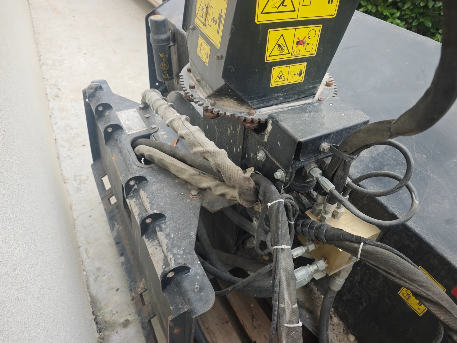 Други специализирани машини JCB Роторен снегорин за мини челен товарач - изображение 2