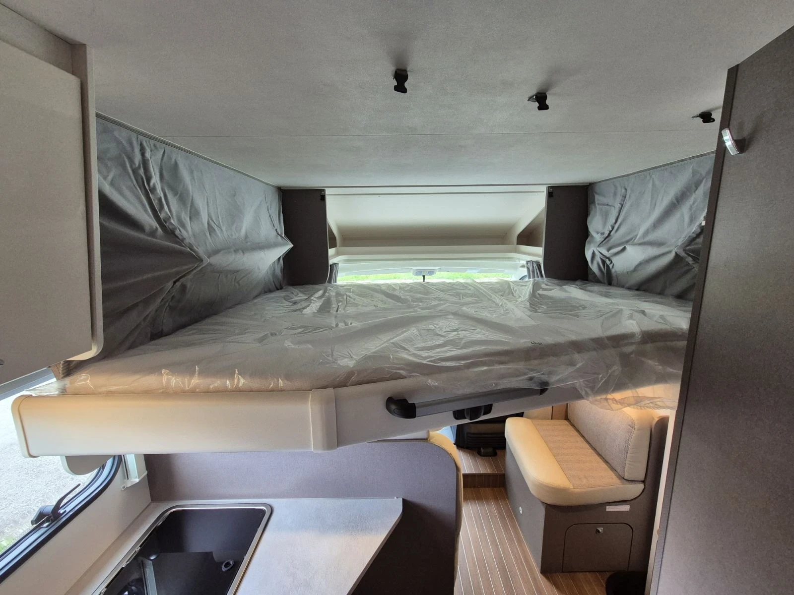 Кемпер HYMER / ERIBA Etrusco 69SB Type X СОЛАР КЛИМАТИК - изображение 6