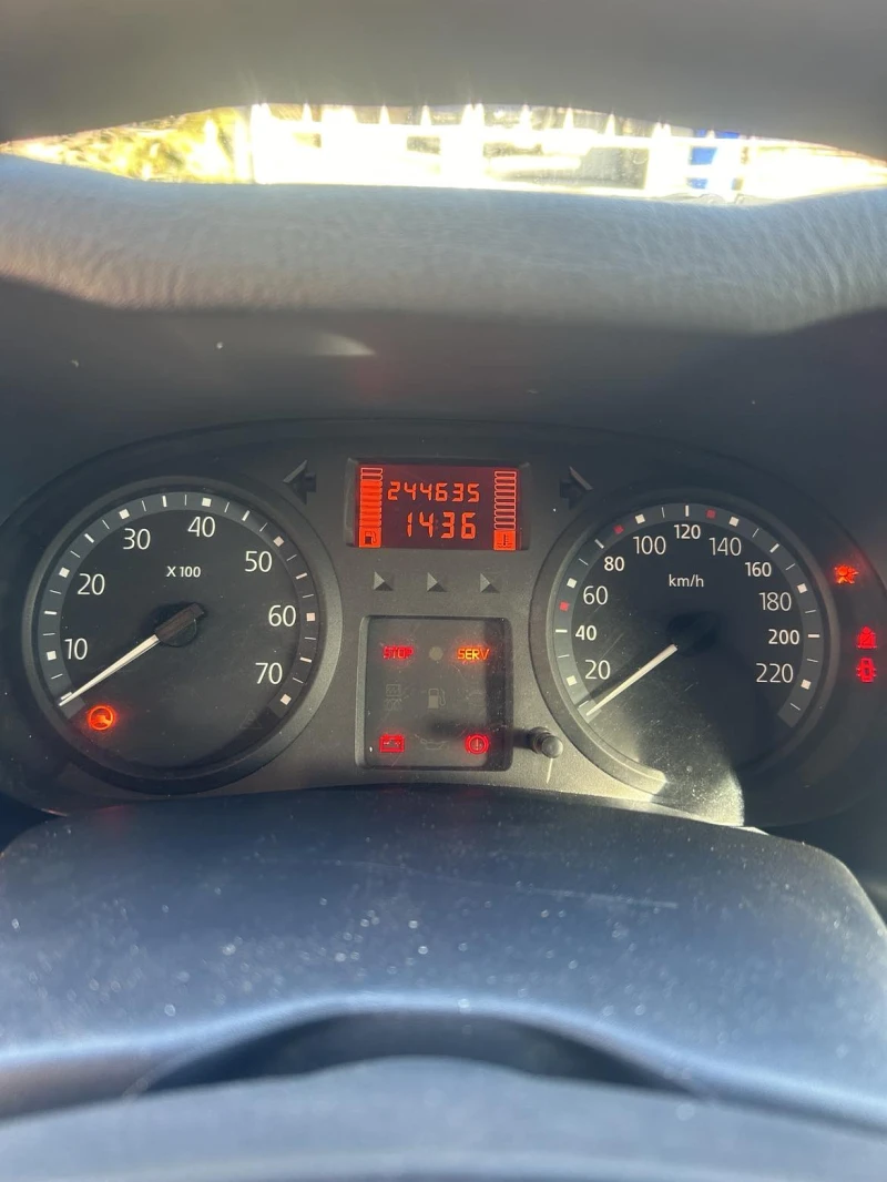 Renault Clio 1.5 dci, снимка 5 - Автомобили и джипове - 47454987