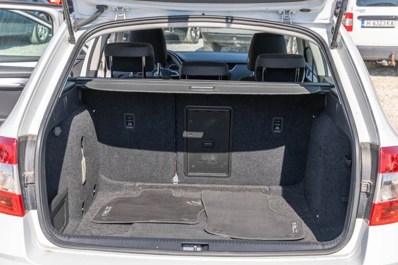 Skoda Octavia 1.6 TDI, снимка 14 - Автомобили и джипове - 51505634