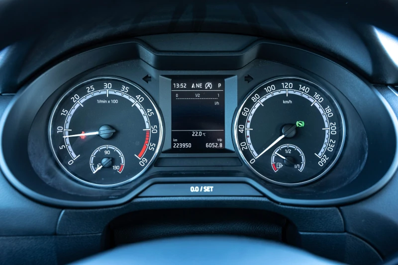 Skoda Octavia 1.6 TDI, снимка 8 - Автомобили и джипове - 51505634