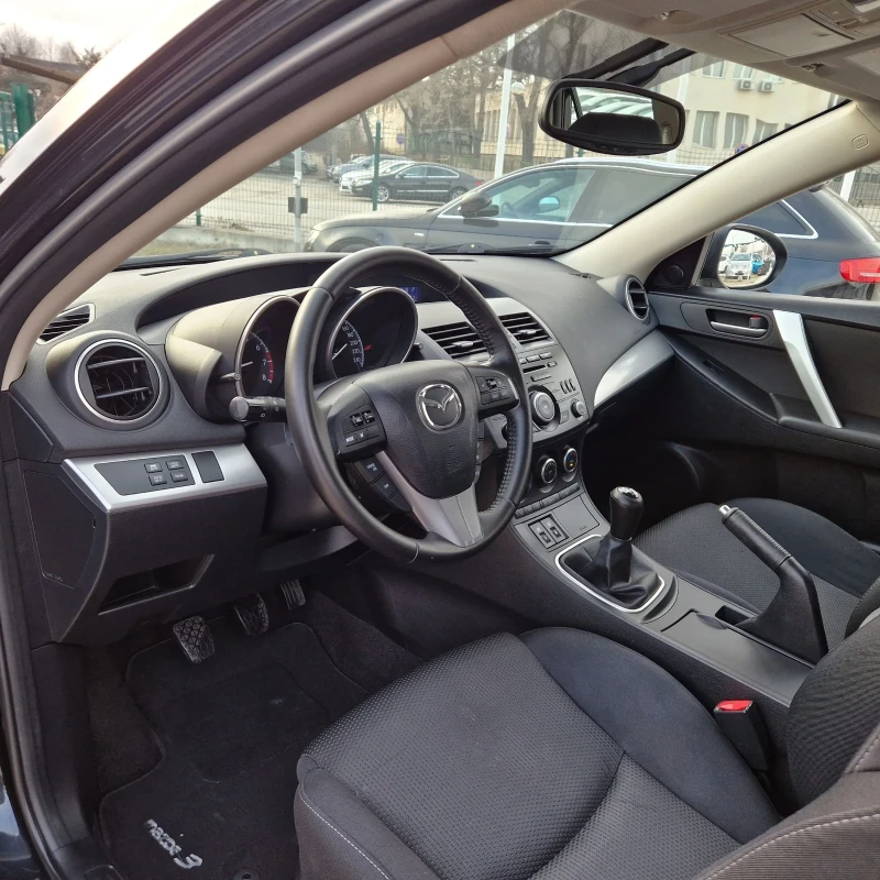 Mazda 3 2.0i ШВЕЙЦАРИЯ , снимка 9 - Автомобили и джипове - 49536186