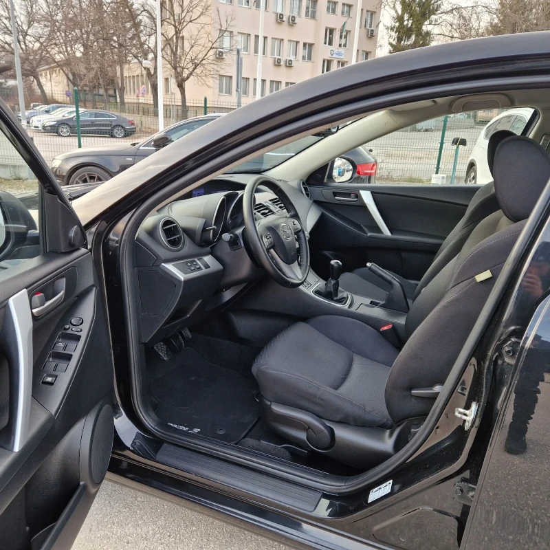 Mazda 3 2.0i ШВЕЙЦАРИЯ , снимка 8 - Автомобили и джипове - 49536186