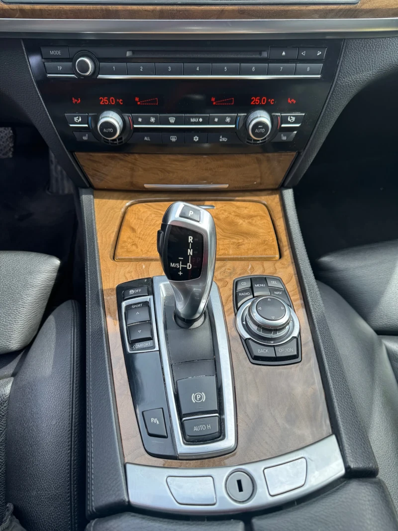 BMW 730 3.0d 245HP, снимка 8 - Автомобили и джипове - 52241727