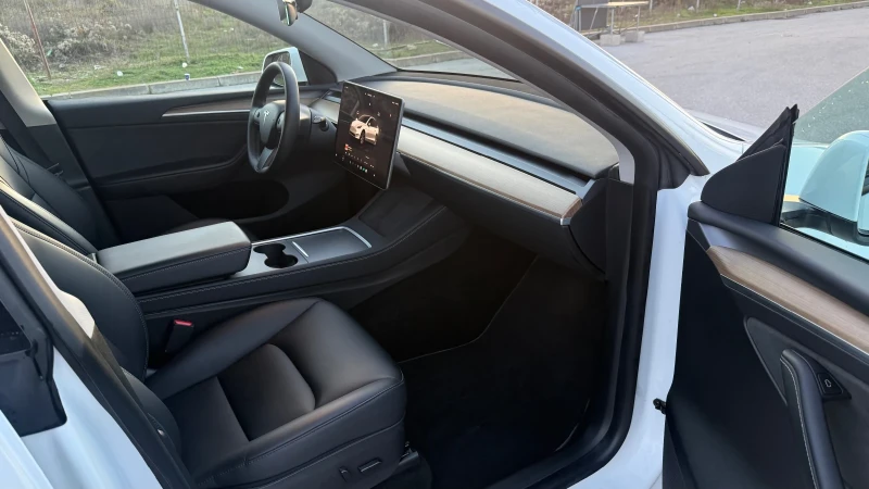 Tesla Model Y LONG RANGE DUAL MOTOR AWD Германия, снимка 14 - Автомобили и джипове - 52675416