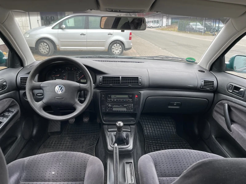 VW Passat 1.6 Benzin 102hp, снимка 13 - Автомобили и джипове - 53435091