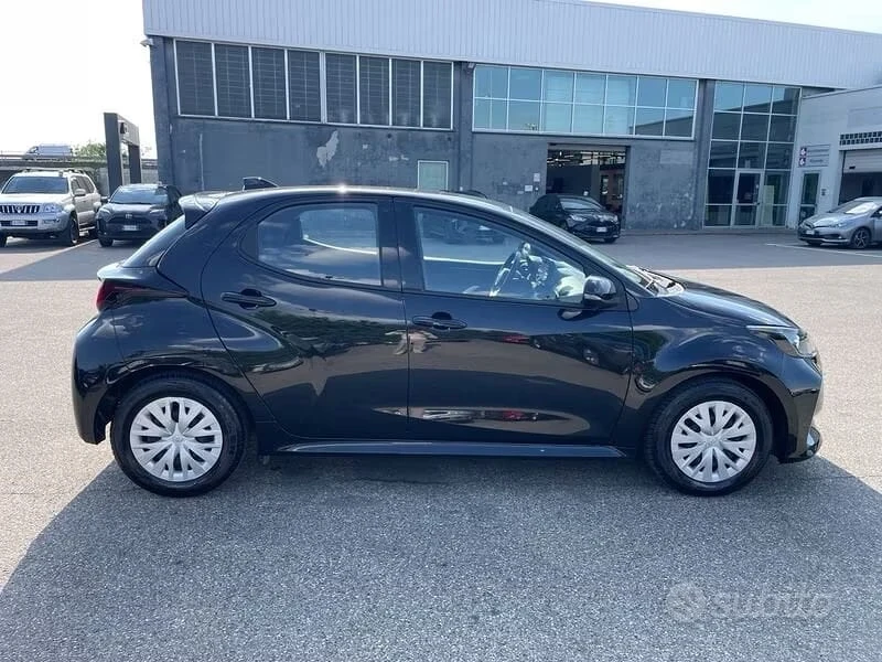 Toyota Yaris 1.5 Hybrid Реални КМ, снимка 8 - Автомобили и джипове - 53770193