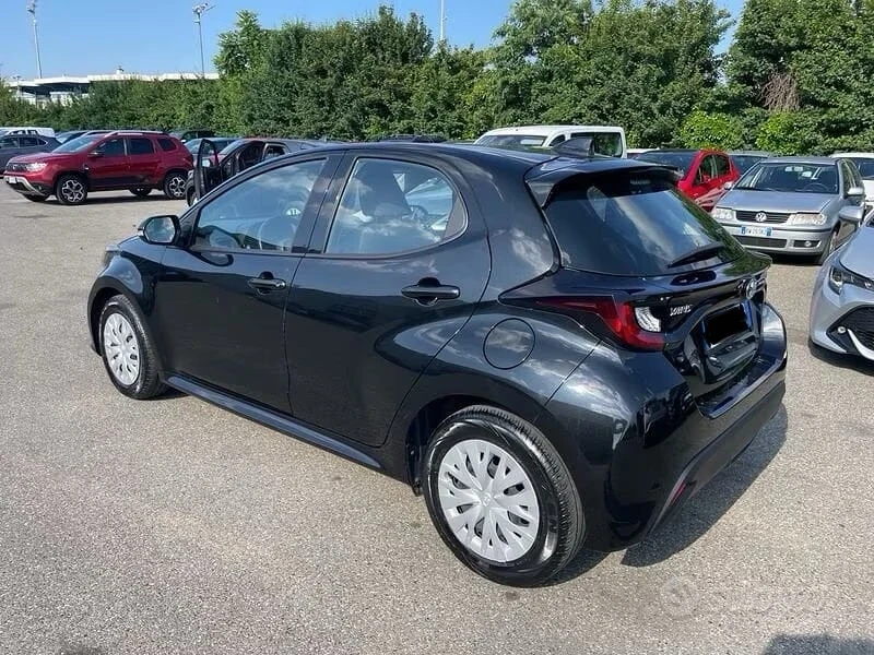 Toyota Yaris 1.5 Hybrid Реални КМ, снимка 4 - Автомобили и джипове - 53770193