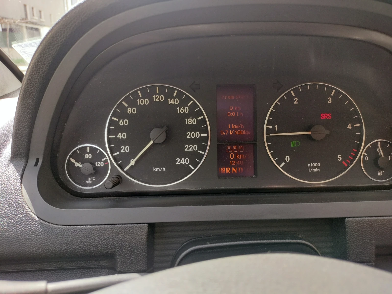 Mercedes-Benz A 180  - изображение 9