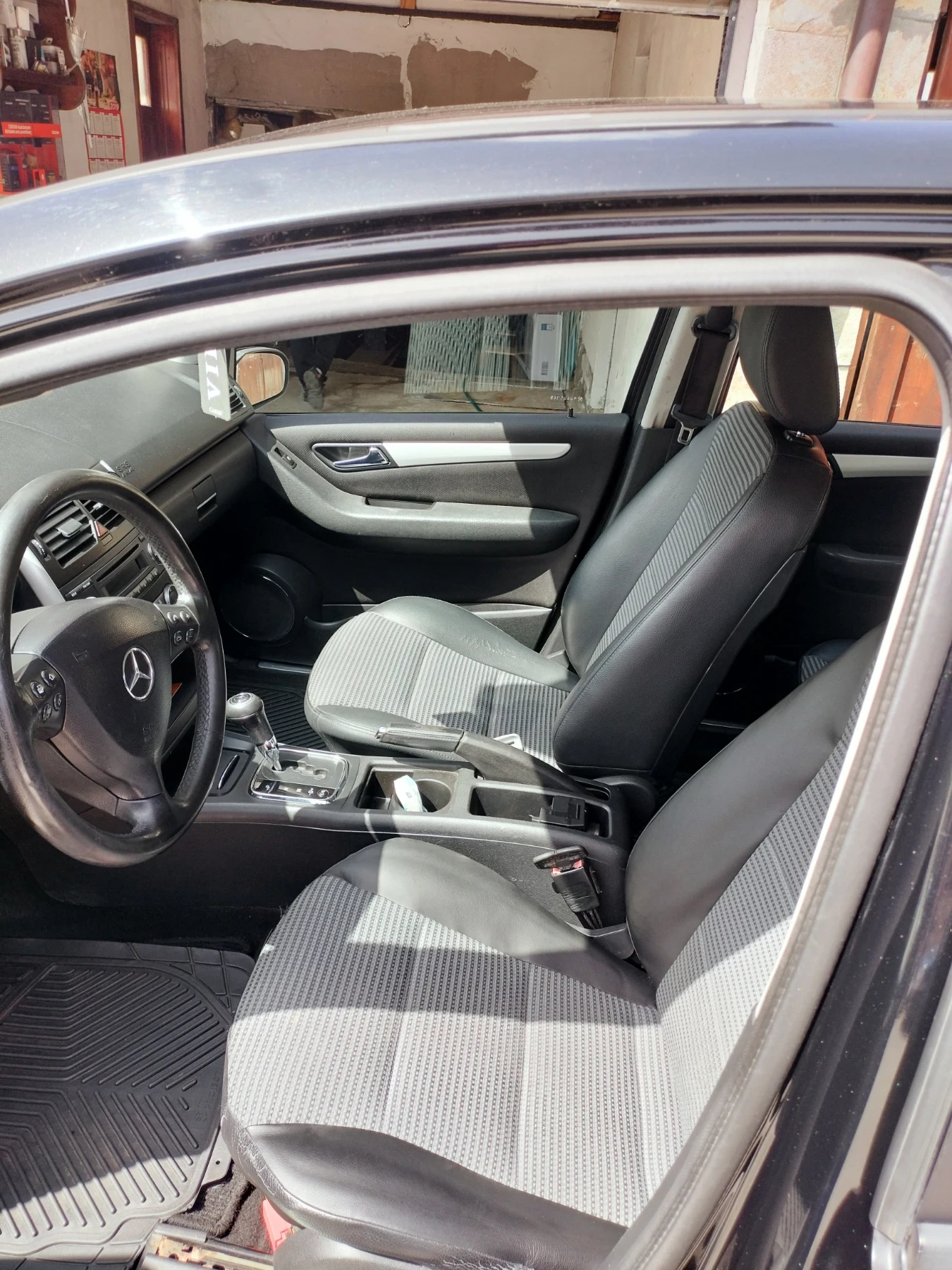 Mercedes-Benz A 180  - изображение 5