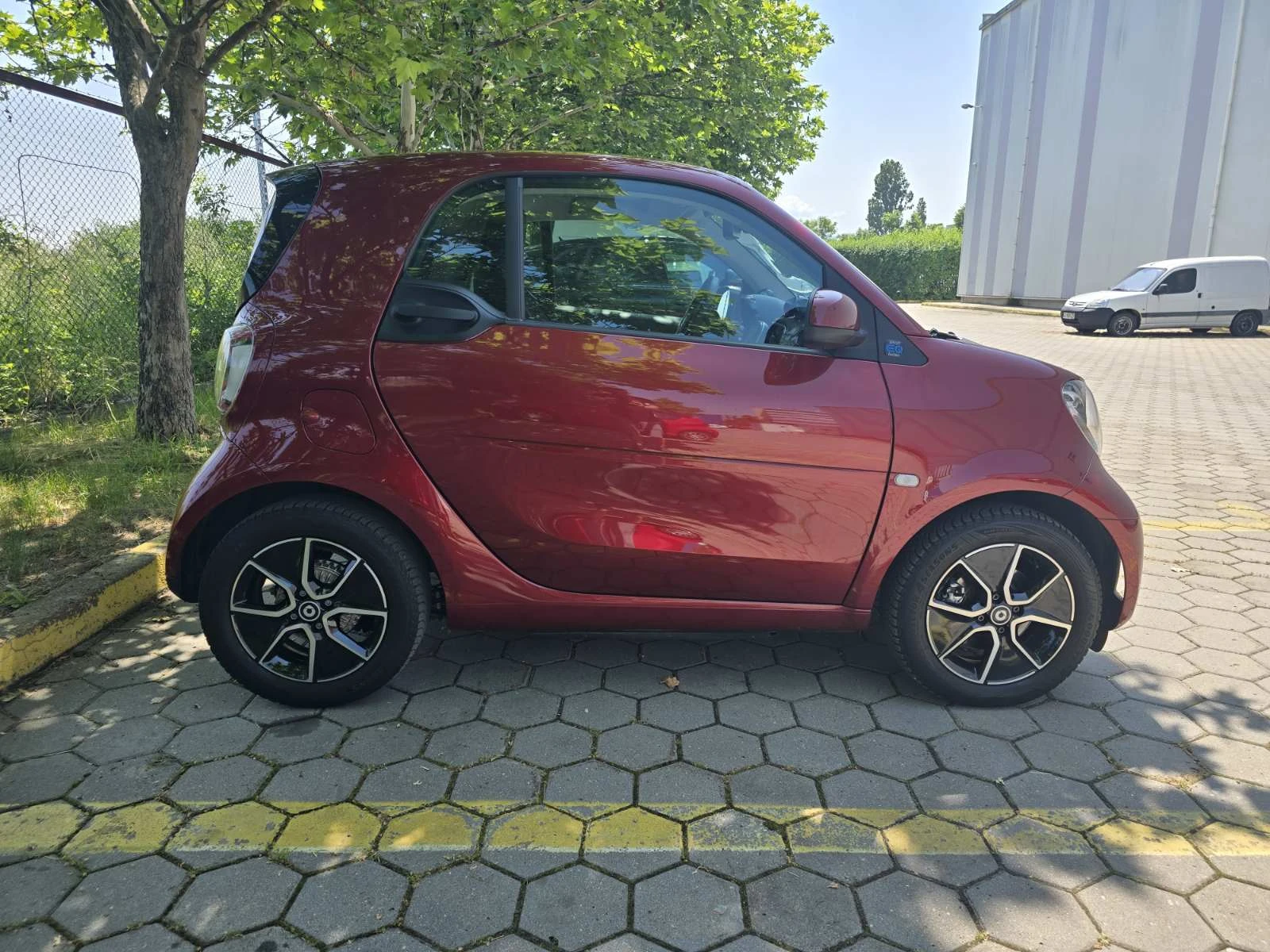 Smart Fortwo EQ Coupe - изображение 3